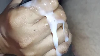 Desi wife bulky hubby a nice Hand job